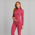 Ensemble thermique seconde peau femme, haut et legging portés de face